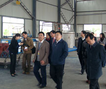 四川省商务厅领导参观四川永通机械生产车间